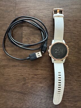 garmin Fenix 5s White and Rose Gold Fitness Smartwatch with USB Charger